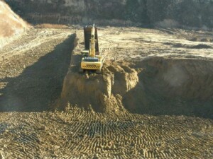 Котлован под полигон ТБО произведена выемка грунта в объеме более 150 тысяч кубических метров Выемка грунта разработка котлована 5