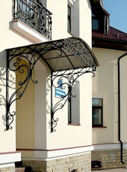 Кованый козырек Генеральский художественная ковка