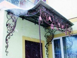 Кованый козырек Цыганский художественная ковка