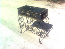 Малый уличный кованый мангал тип 77 Малый уличный кованый мангал тип 77 художественная ковка