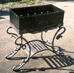 Малый уличный кованый мангал тип 1 Малый уличный кованый мангал тип 1 художественная ковка